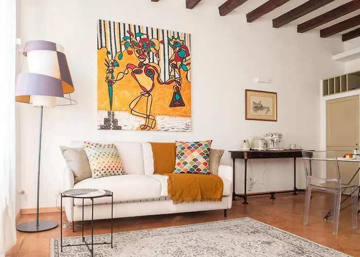 Romantic Flat On Navigli River By Easylife