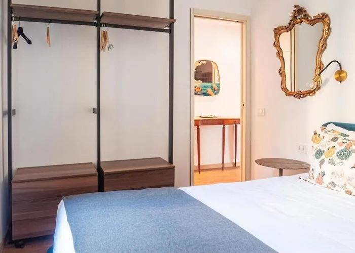 Romantic Flat On Navigli River By Easylife