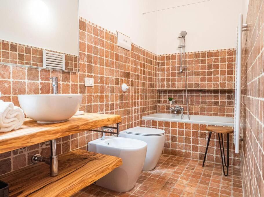 Romantic Flat On Navigli River By Easylife Milão